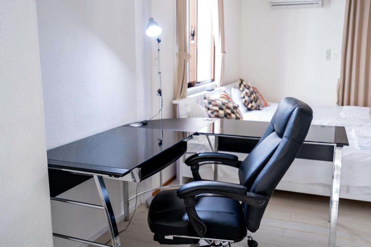 Izumisaki Terrace402 Aparthotel นาฮะ ภายนอก รูปภาพ